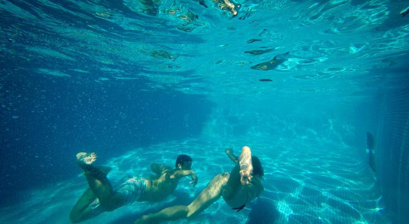 ペラ PeraLux 4つ星 ホテル プール