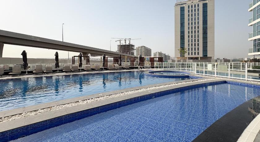 Luxury 3Br Apts w Private Pools in Gemz by Danube - image 3