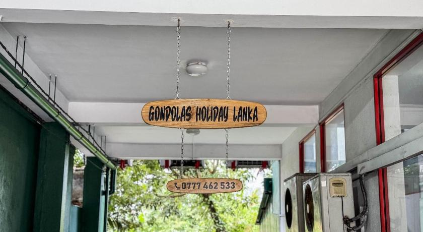 Gondolas Hotel Stay - image 12