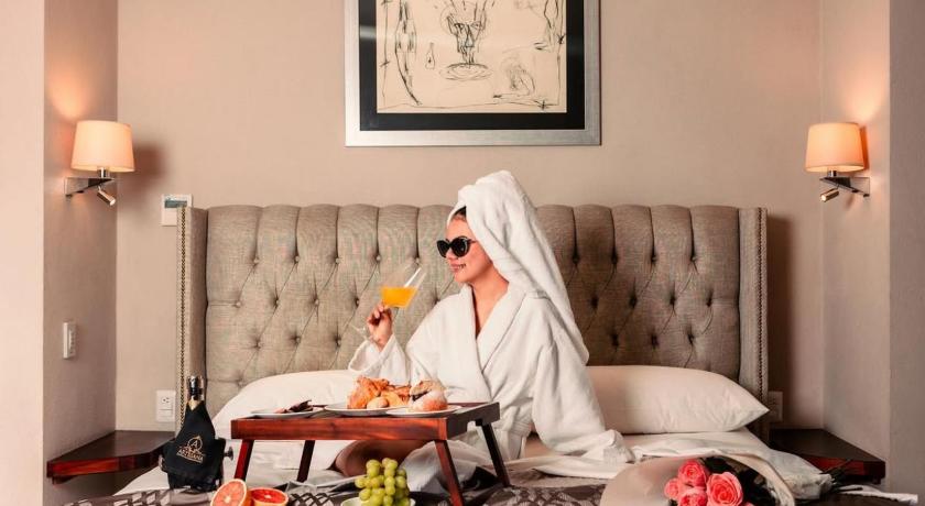 Artesana - Privately Owned Rosewood Residence