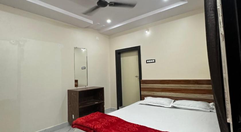 Deluxe AC Room