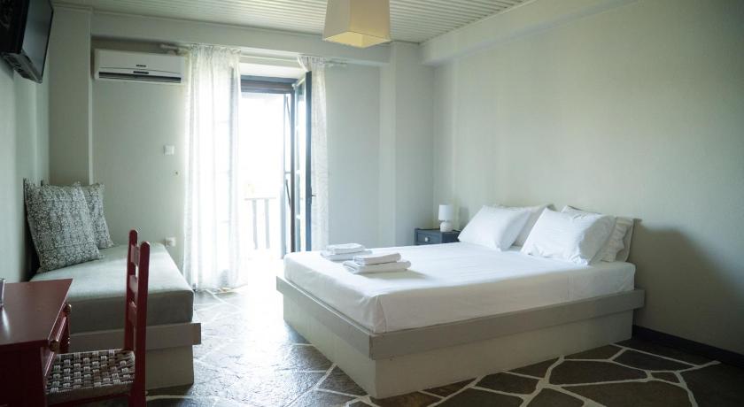 MELIES- Seaside Boutique Apartments photo
