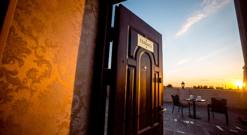 Discovery Hotel photo