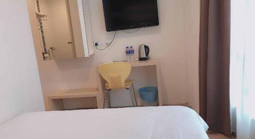 Image of Standard Queen Room 10