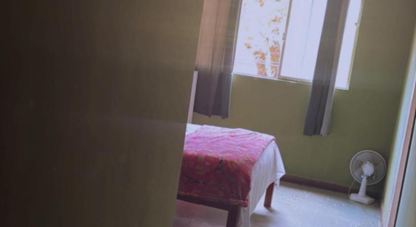 hotel larenaaa