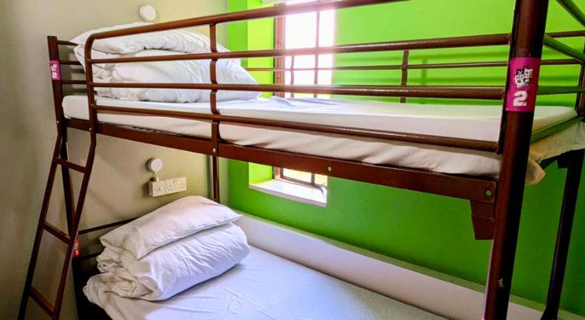 Szoba 2 külön ággyal közös fürdőszobával (Twin Room with Shared Bathroom) fotója 9