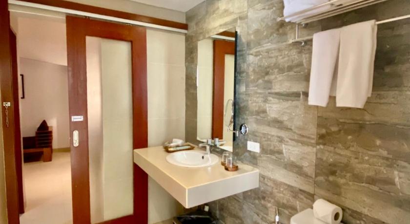 Image of Aloha Suite 14