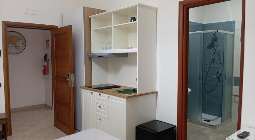 ポルティチ Regency House Accoglienza 3つ星 ホテル プール