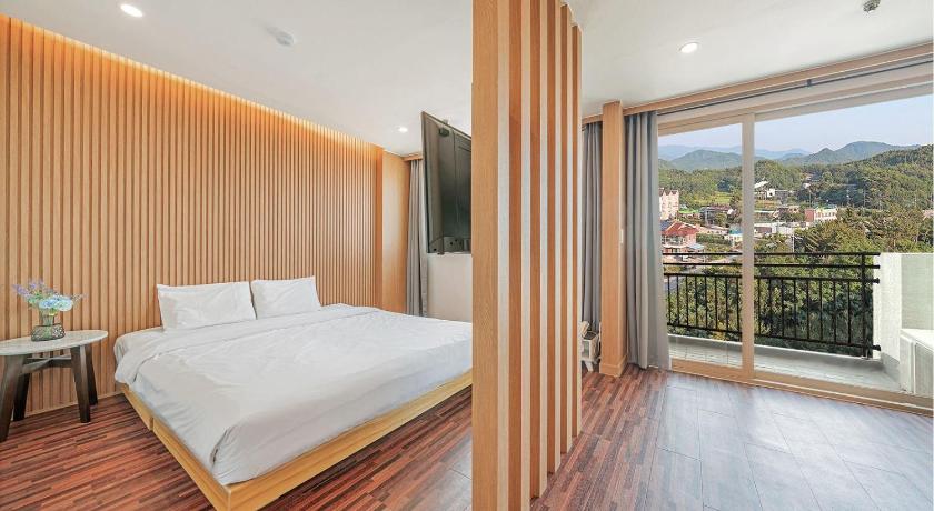 Image of Condo-Superior Forest View for 4 People 5