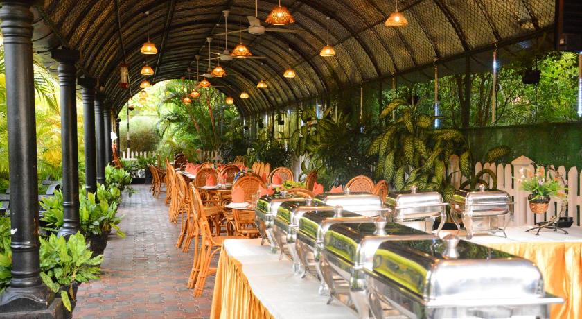 JKAB Park Hotel - image 20