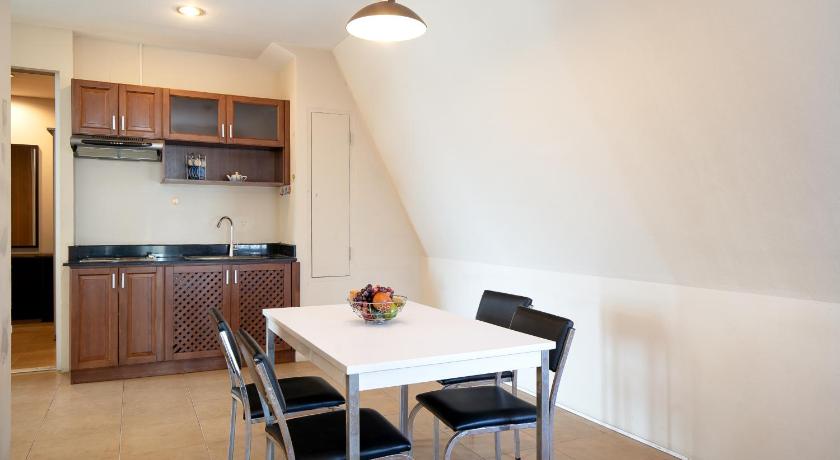 181 Ekkamai Apartment - image 4