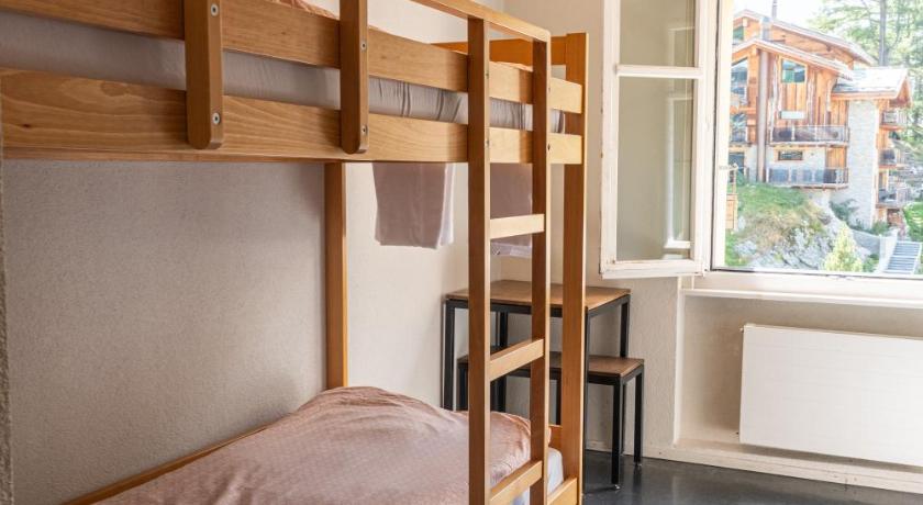 Image of Twin Room with Shared Bathroom 0