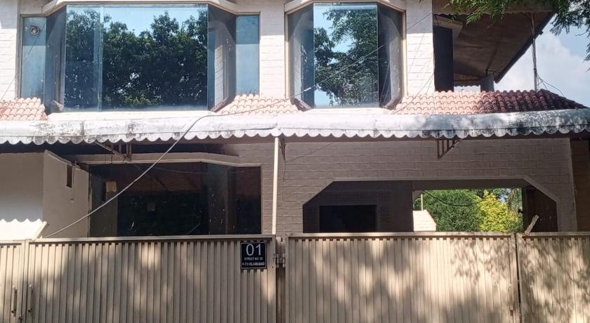 Islamabad Lodge - image 12