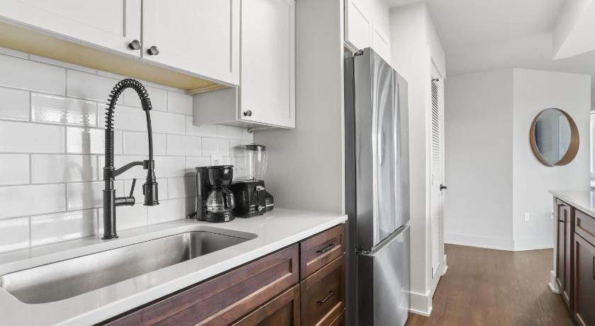 阿靈頓 (VA) Contemporary Arlington Apartment Featuring City Views 4星级 住宿 餐厅