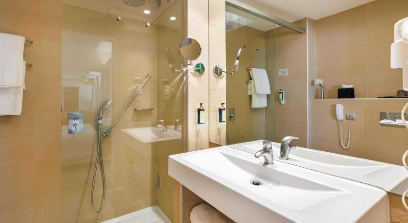Kuva huoneesta Kahden hengen standard-huone parivuoteella tai erillisillä vuoteilla (Standard Double or Twin Room) 2