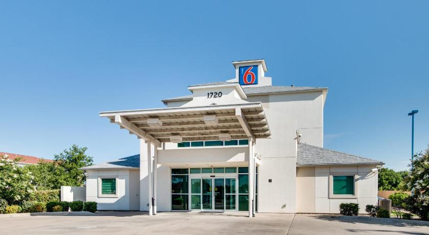 Motel 6-Cleburne, TX