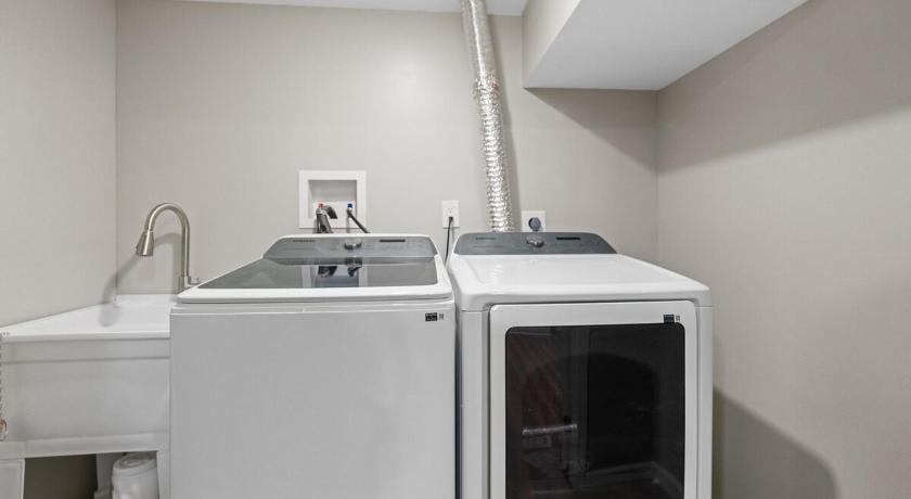 알링턴 (VA) Elegant 5BR Home Sleeps 14 Minutes from DC - Russell 2성급 숙소 스위트룸