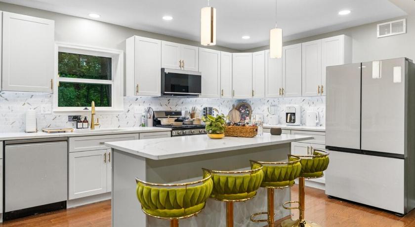 알링턴 (VA) Elegant 5BR Home Sleeps 14 Minutes from DC - Russell 2성급 숙소 로비