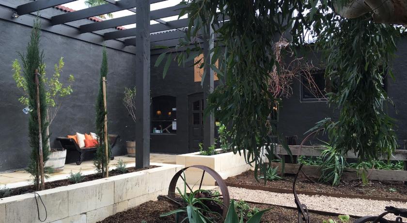 One Paddock Currency Creek Winery Villas photo