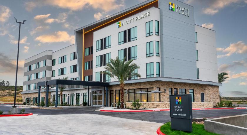 Hyatt Place Eagle Pass