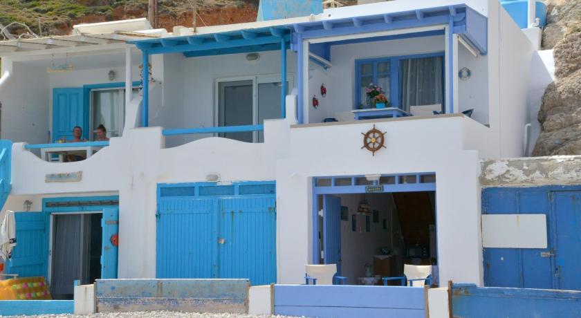 Erginas Boat House photo