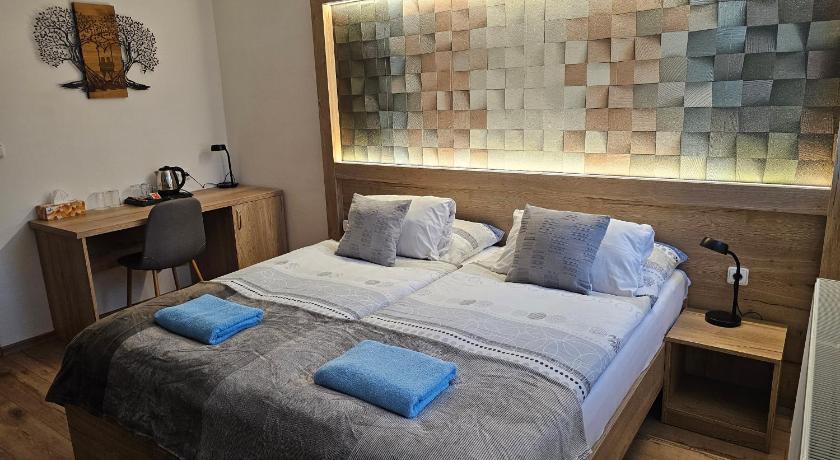 Image of Double Room with Spa Bath 5
