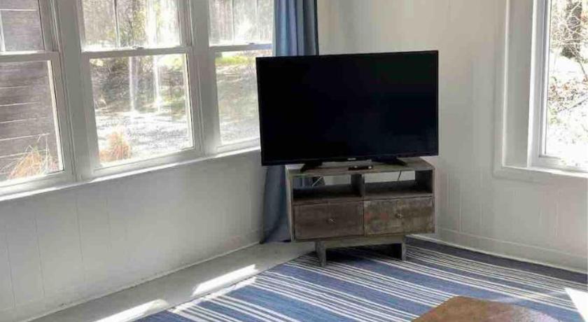 Sawyer (MI) Cottage Apartment by Lake MI w private Hot Tub! 4-Star Accommodation suite