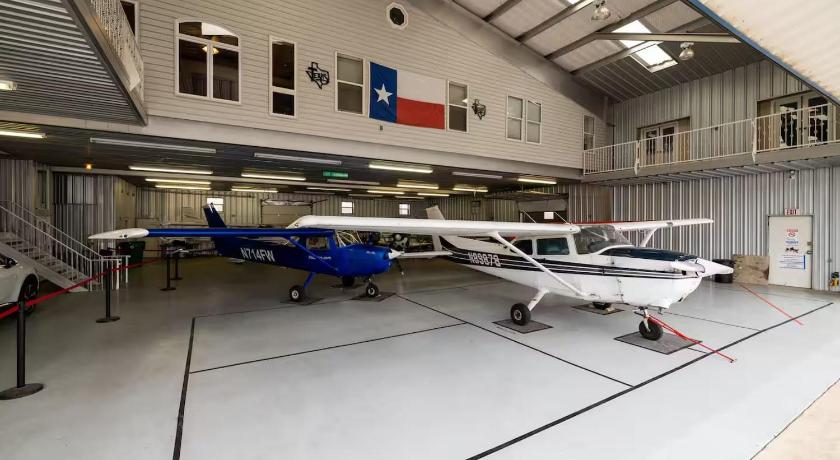 포트 워스 (TX) Airplane Hangar Loft - Coolest Stay in Fort Worth 4성급 숙소 로비