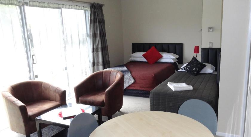 Image of Family Room 0