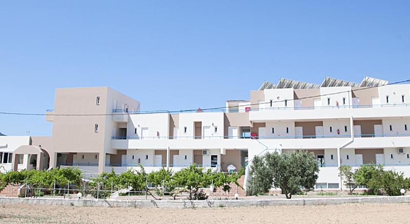 Ξενοδοχείο Αθηνούλα (Hotel Athinoula)