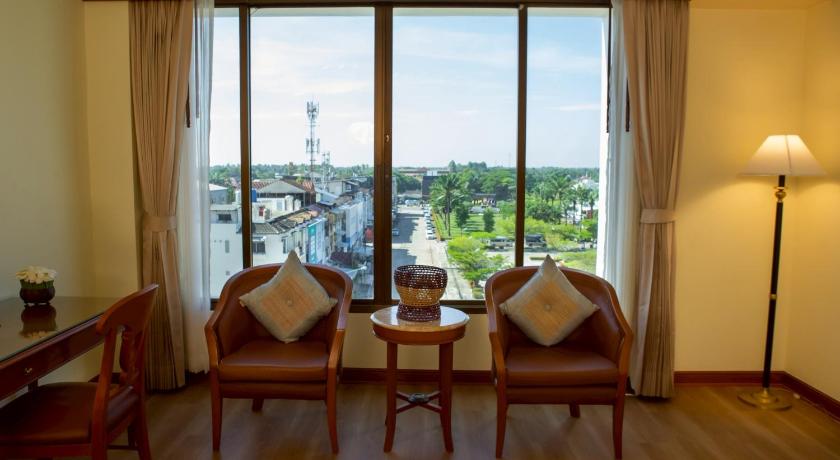 C.S. Pattani Hotel – Pattani, CA