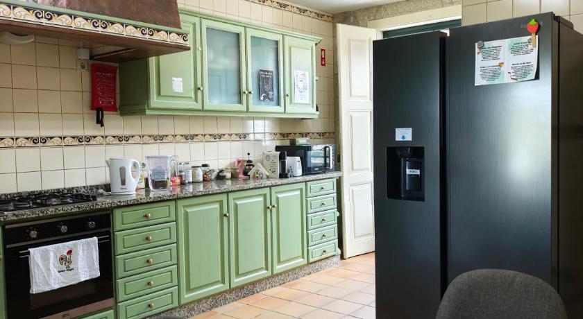 カミーニャ Donna Nega Alojamento Local 3つ星 ゲストハウス レストラン