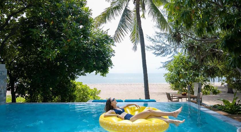 Image of Beachfront Pool Villa 8