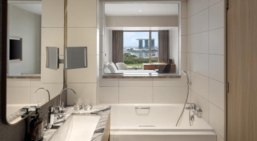 Bild av Prestige Suite Skyline View King Room 2