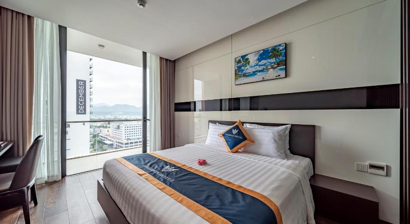 Image of Senior Deluxe City View with Balcony - Double/Twin 7