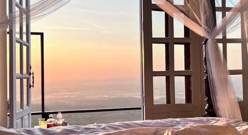 Chiang Rai 4000Dao-A Hilltop Hideaway & Experience Doi Tung  4-Star Hotel room