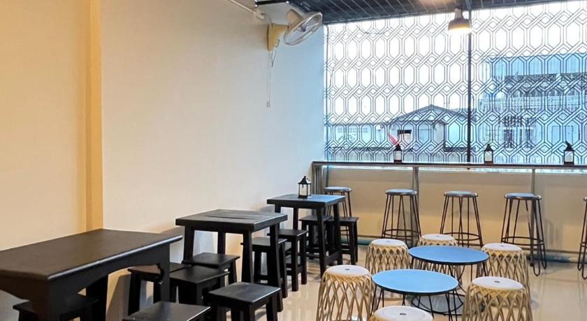 Bangkok The Cage Suites 3-Star Hotel exterior