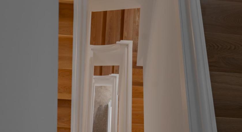 里斯本 Vincci Baixa Suites Apartments 4星级 酒店 泳池