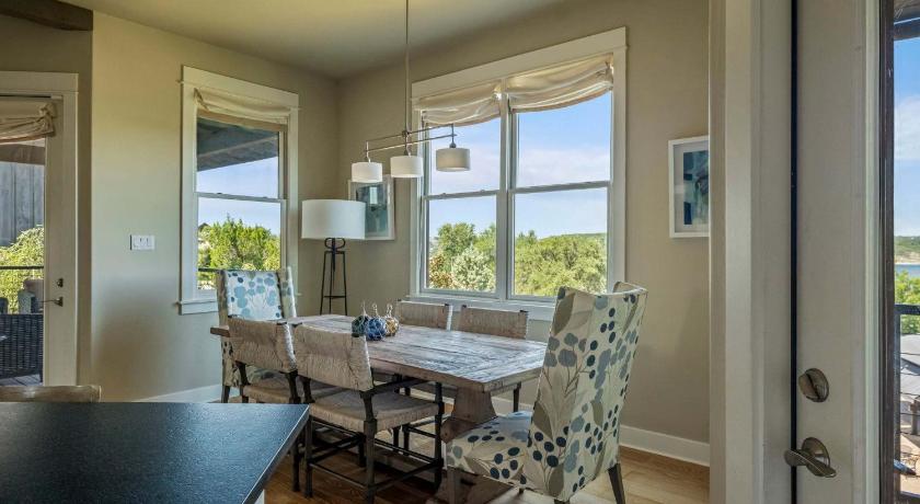 Spicewood Lake Travis Retreat - 5BR with BBQ & Pickleball 4-Star Accommodation restaurant