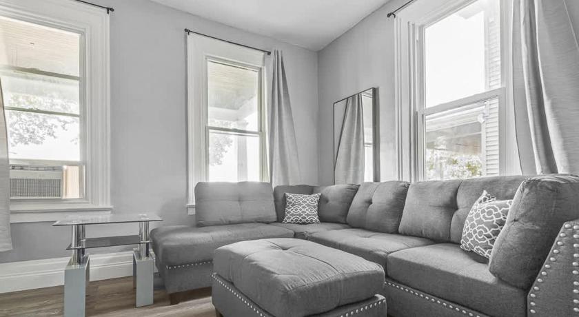 尼亚加拉瀑布 (纽约州) 5BR Home-Walk to Niagara Falls & Aquarium 3星级 单人房 设施