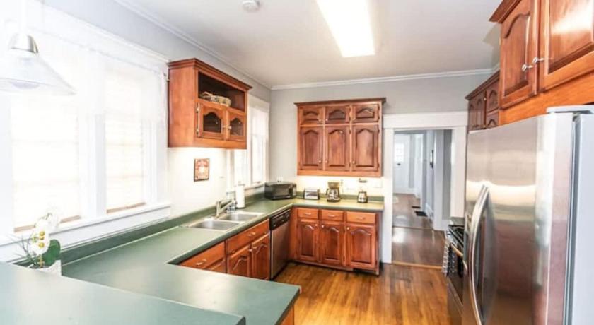 Birmingham 29th Street Trendy Lakeview Craftsman 8 4-Star Accommodation amenity