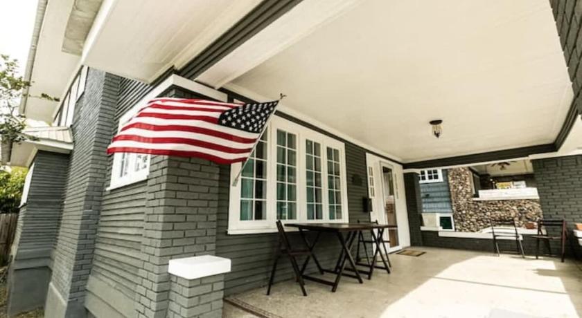 Birmingham 29th Street Trendy Lakeview Craftsman 8 4-Star Accommodation pool