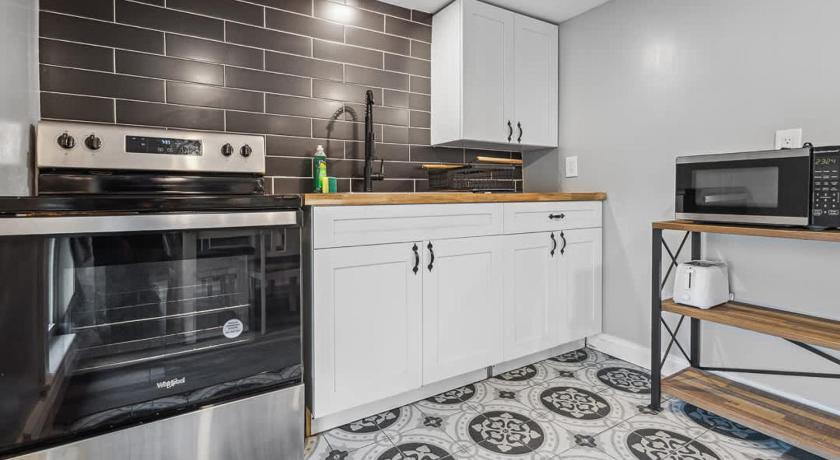 ナイアガラフォールズ (NY) Spacious 3BR 1BA close to the Falls 3つ星 宿泊施設 レストラン