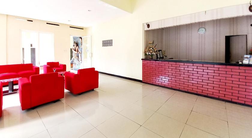 Hotel Palem Sari Syariah Batu RedPartner – Batu, MO