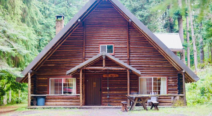 アッシュフォード (WA) Log Cabin at Rainier Lodge (0.4 miles from entrance) 4つ星 宿泊施設 ロビー
