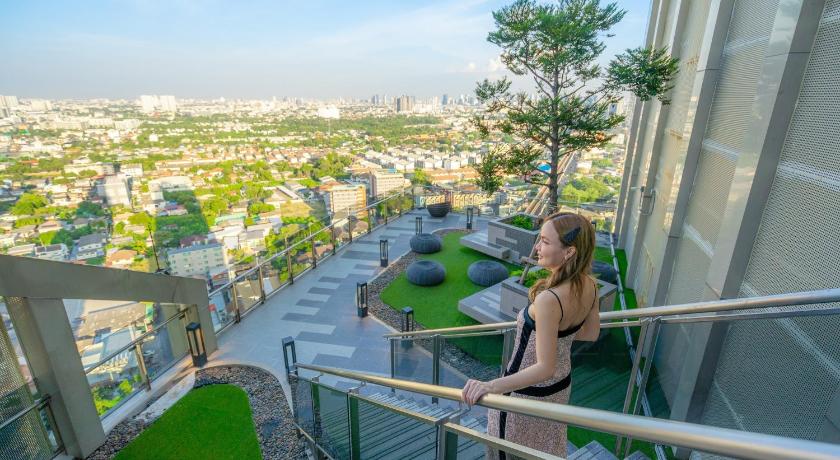Image of One Bedroom Deluxe Sky View 1