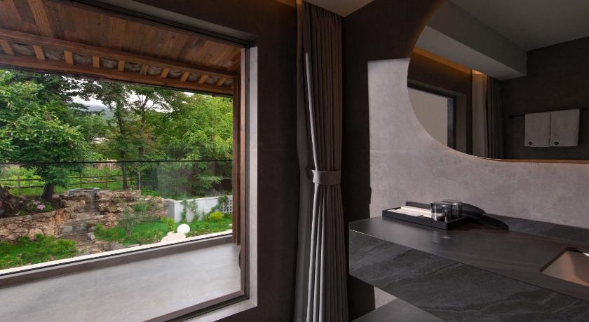 LiJiang Mountain Spring Resort - image 34
