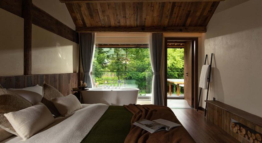 LiJiang Mountain Spring Resort - image 19