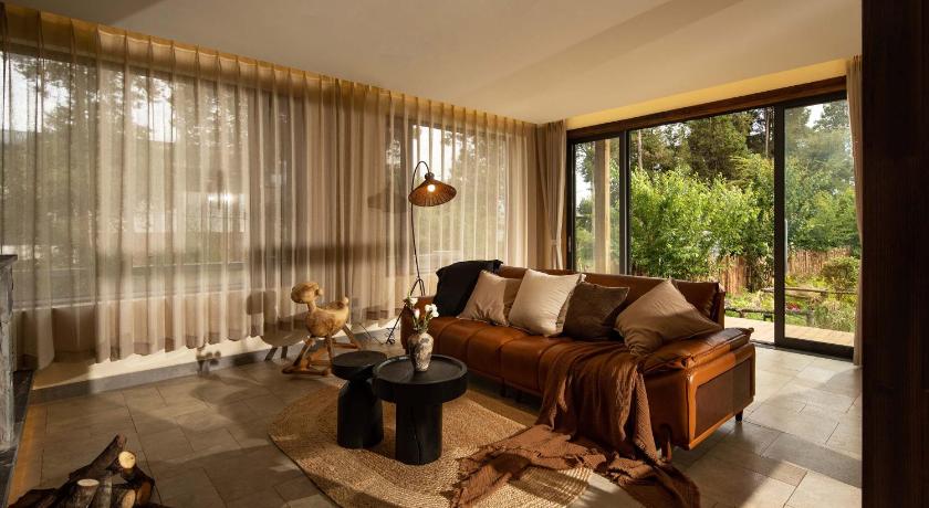 LiJiang Mountain Spring Resort - image 30