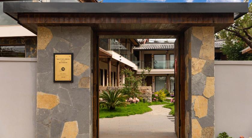 LiJiang Mountain Spring Resort - image 38